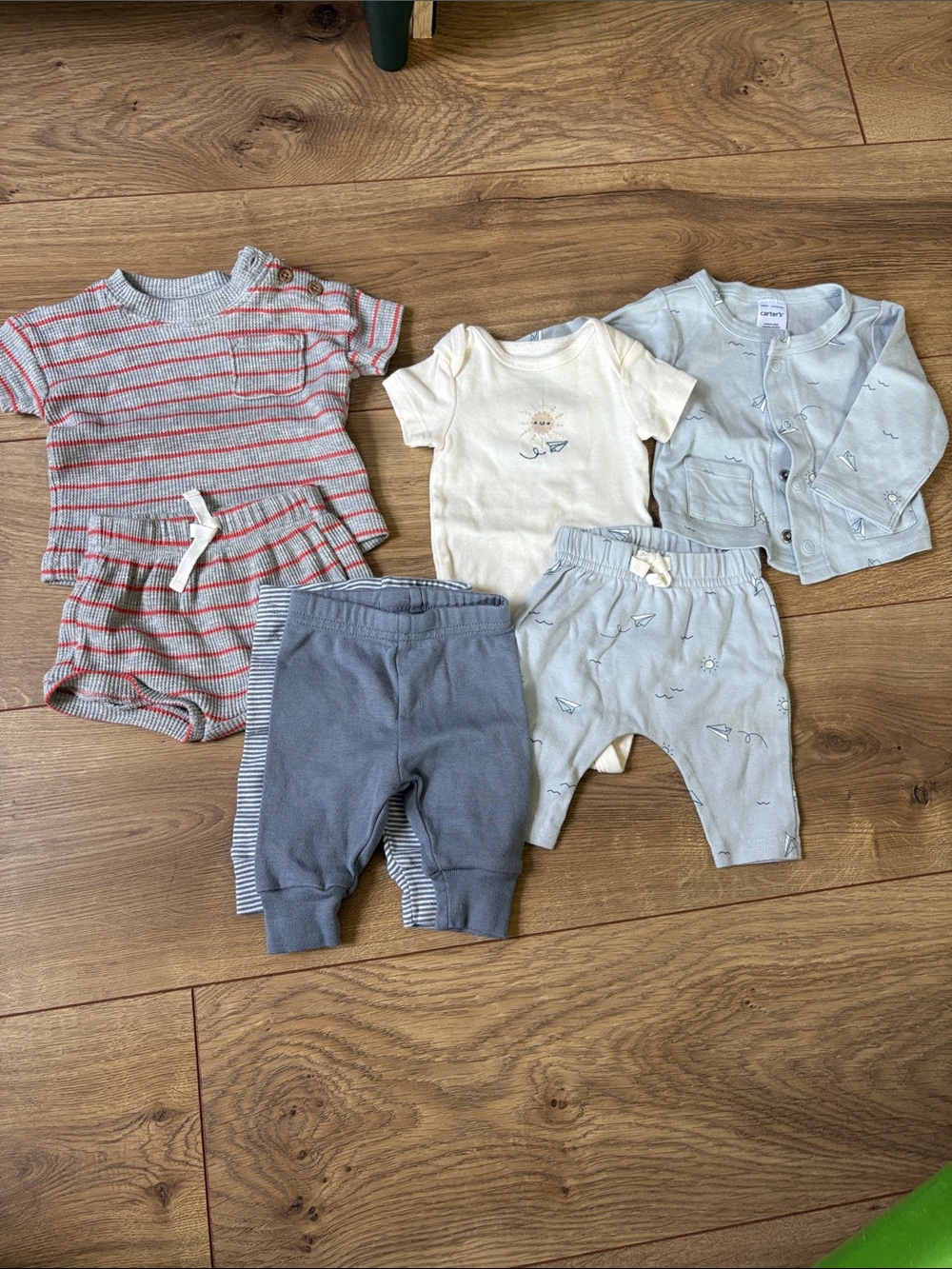 Newborn carters bundle 7 pieces